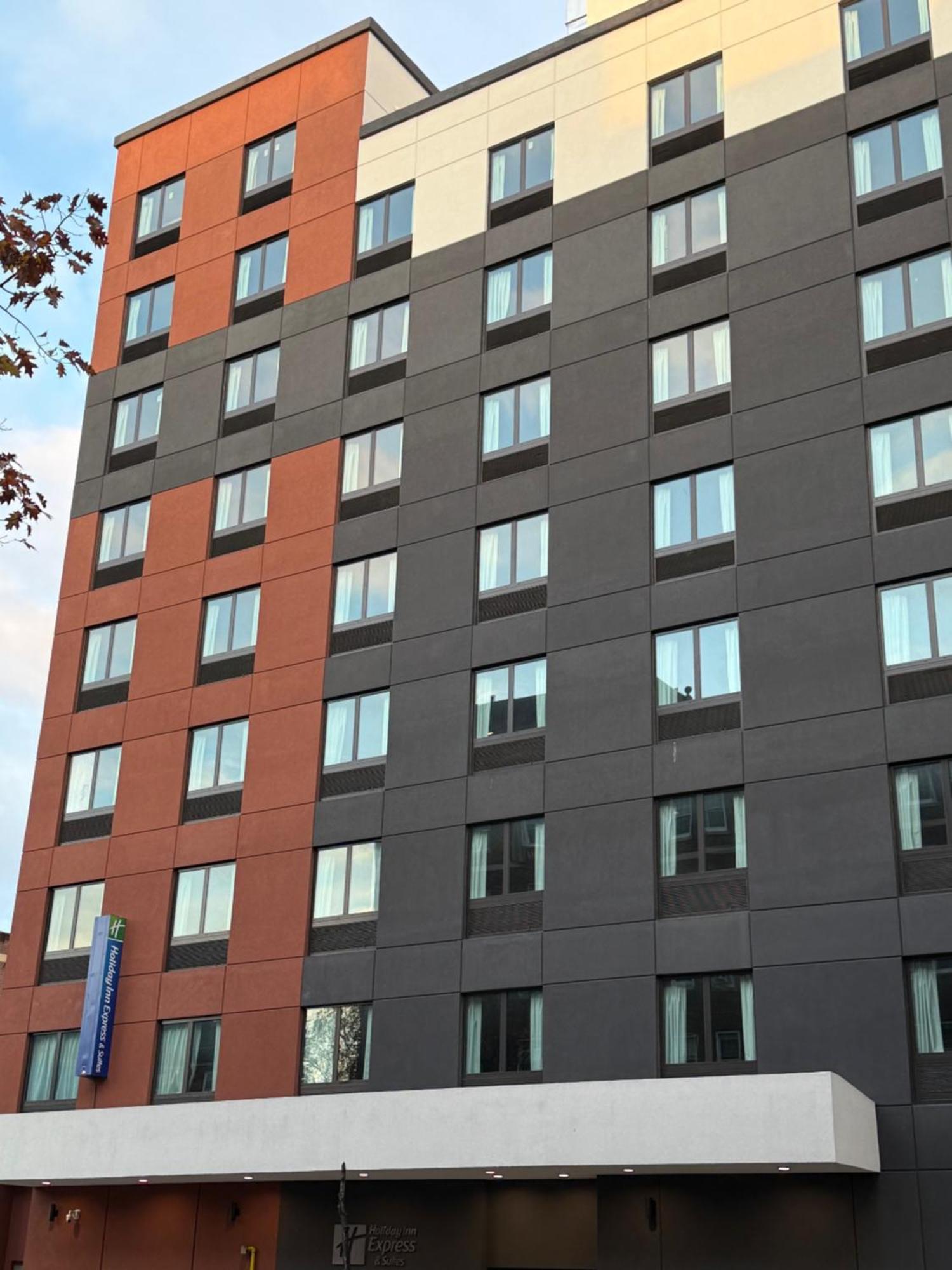 Holiday Inn Express & Suites New York Buitenkant foto