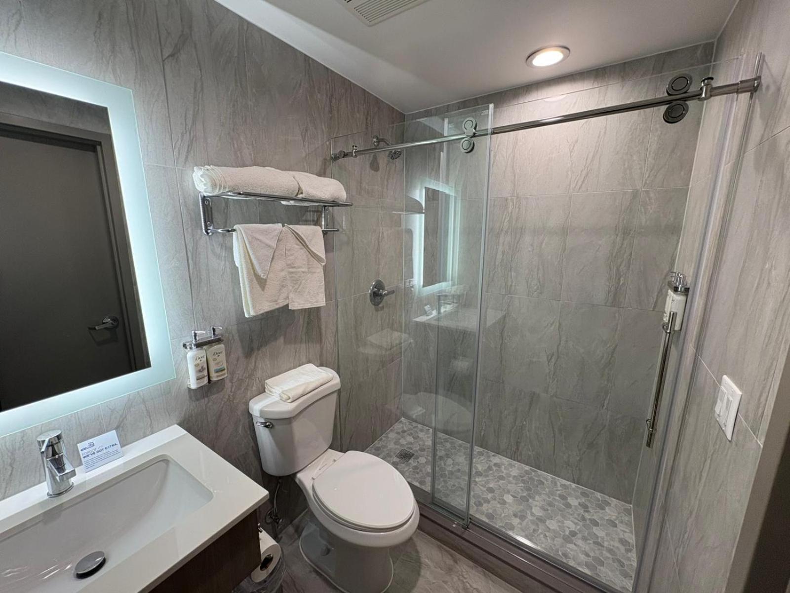 Holiday Inn Express & Suites New York Buitenkant foto
